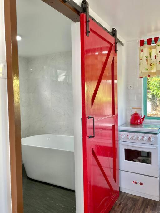Вилла Sea Kecil Tiny House Near Jetty Of Kuala Besut Kampong Nail Экстерьер фото